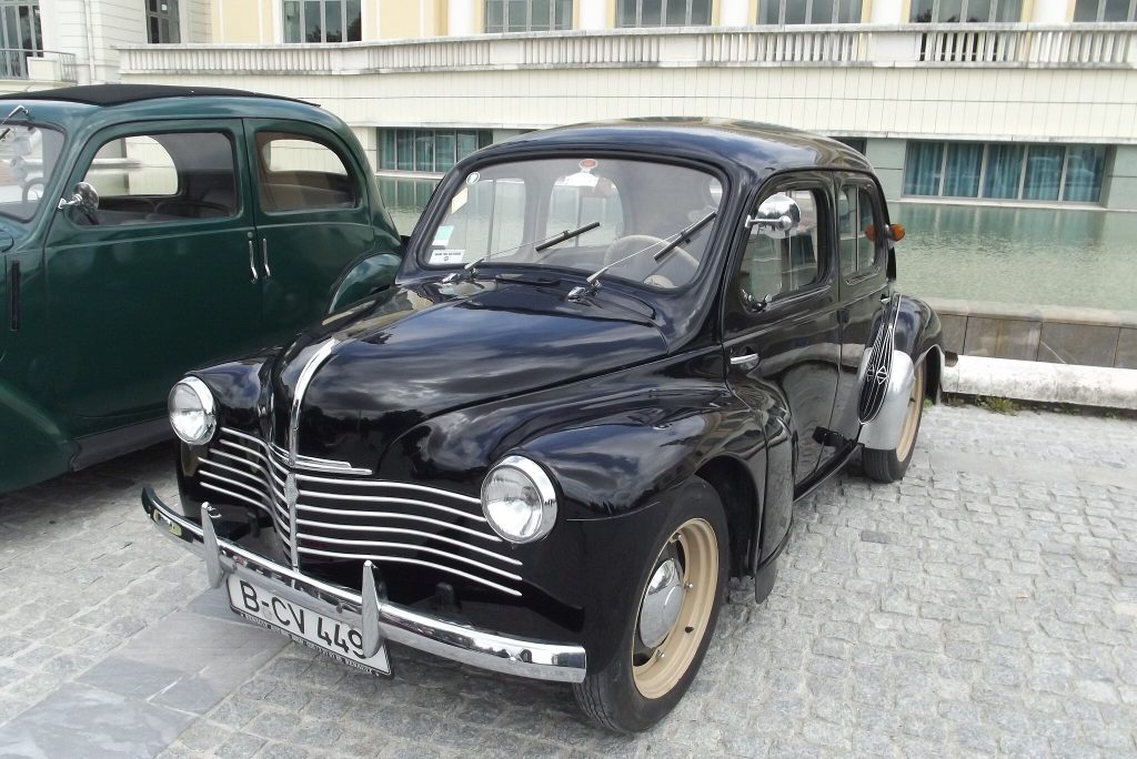 Renault 4CV 1947: Frankrigs bittersøde luksus – mikrobil med hjerte og historie