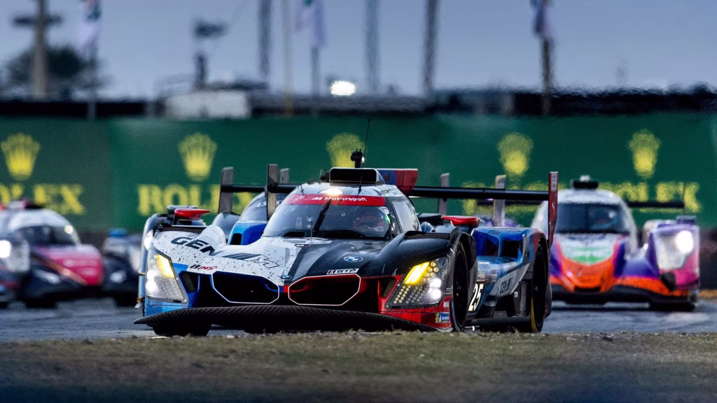BMW på podiet efter 24 timers hård kamp på Daytona