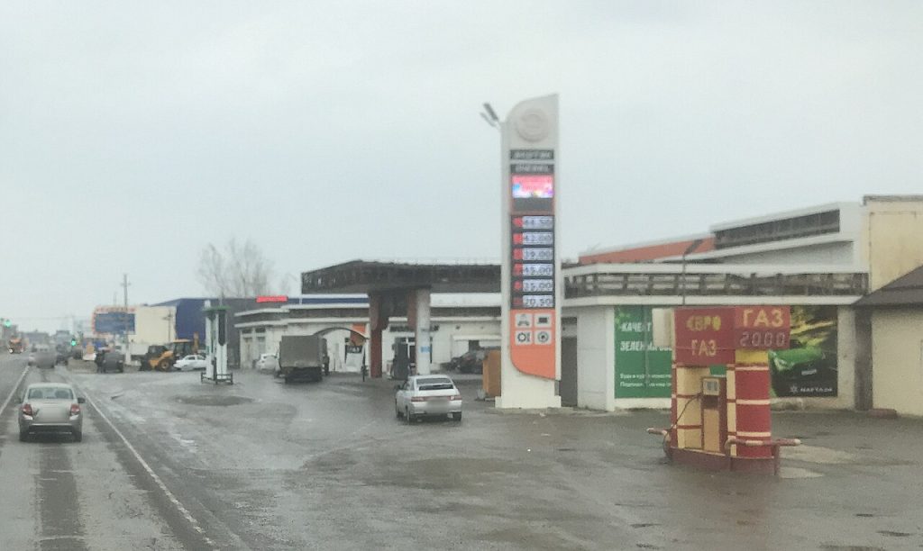 Russiske tankstationer løber tør: Nu mærker bilisterne krigen