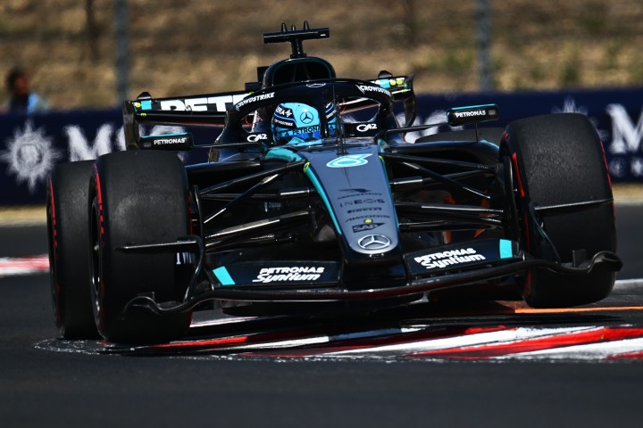 Mercedes kæmper med modgang før Ungarns GP: Straf til Antonelli og tekniske problemer for Russell