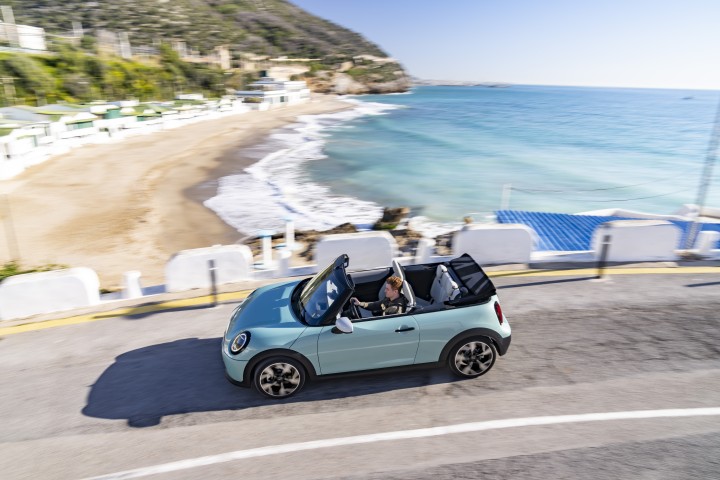 MINI fylder 25 hos BMW – og nægter stadig at blive voksen