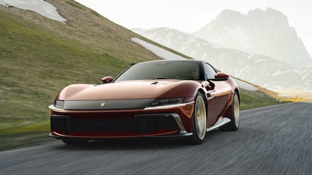 Ferrari genopliver den manuelle gearkasse, men der er en markant hage