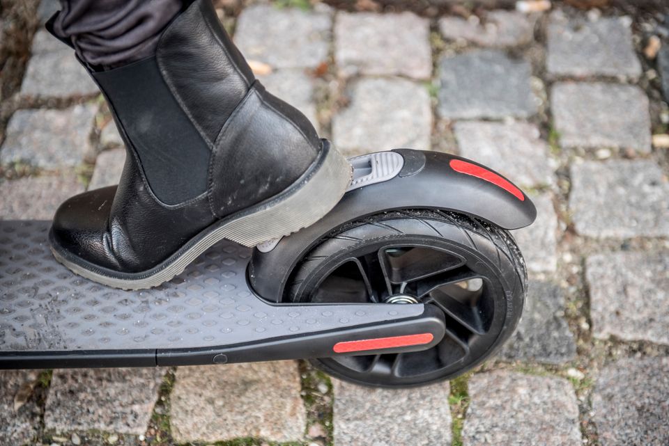 El-løbehjul over 20 km/t kan ende i millionkrav – og uden den forsikring, mange regner med