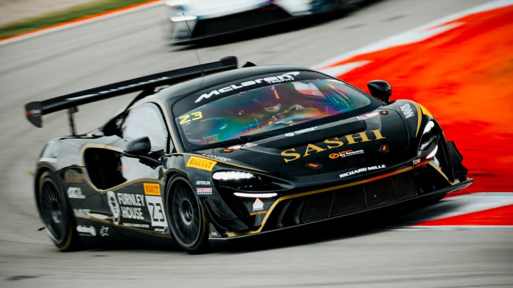 17-årige Luca Magnussen har tre points forspring før McLaren-finale